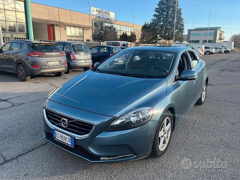 Usata Volvo V40 114 CV (83 kW) 2013 Blu Berlina
