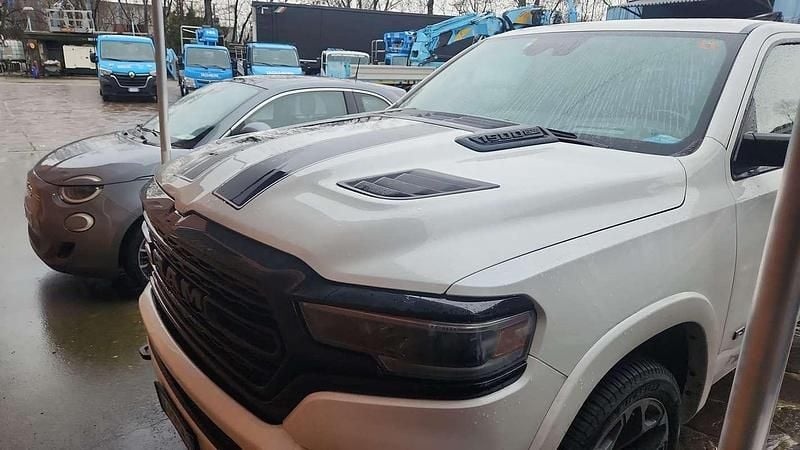 Usata Dodge Magnum Limited 401 CV (294 kW) 2022 Bianco SUV