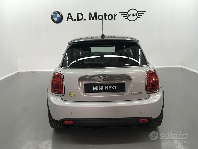 Usata Mini Cooper SE 135 kW (184 CV) 2020 Argento Utilitaria