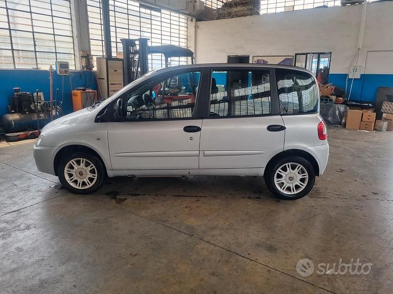 Usata Fiat Multipla 95 CV (69 kW) 2009 Grigio Monovolume