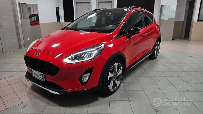 Usata Ford Fiesta Active 86 CV (63 kW) 2019 Rosso Utilitaria