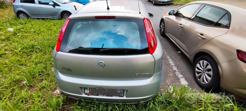 Usata Fiat Grande Punto 90 CV (66 kW) 2006 Grigio Utilitaria