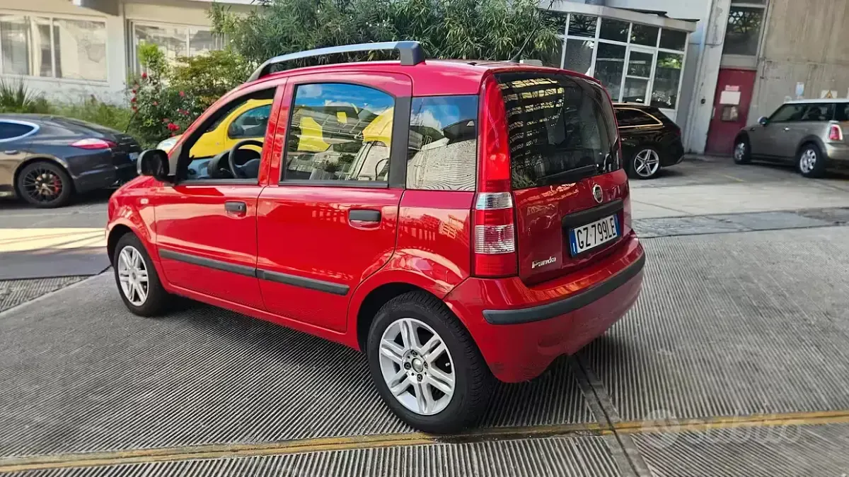 Usata Fiat Panda Emotion 69 CV (50 kW) 2012 Rosso Utilitaria