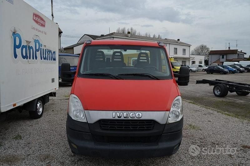 Usata Iveco Daily 126 CV (92 kW) 2014 Rosso