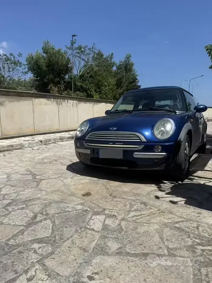 Begagnad Mini Cooper 90 HK (66 kW) 2004 Blå Halvkombi