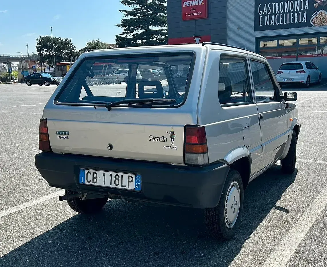 Usata Fiat Panda Young 54 CV (39 kW) 2002 Grigio Berlina