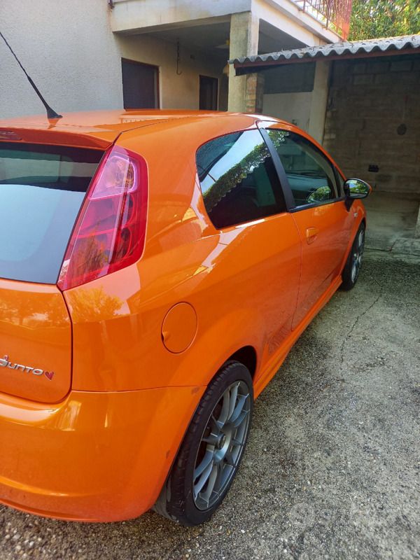 Usata Fiat Grande Punto 90 CV (66 kW) 2006 Rosso Utilitaria
