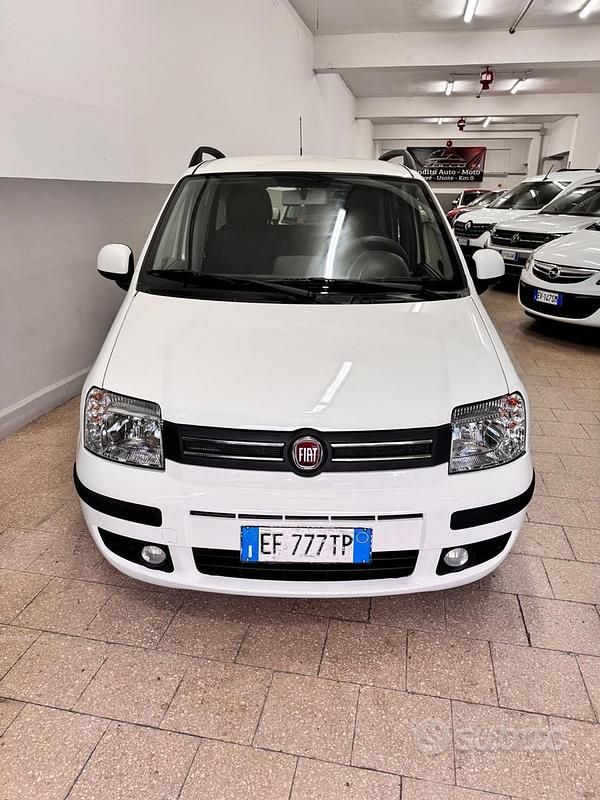 Usata Fiat Panda Dynamic 69 CV (50 kW) 2011 Bianco Utilitaria