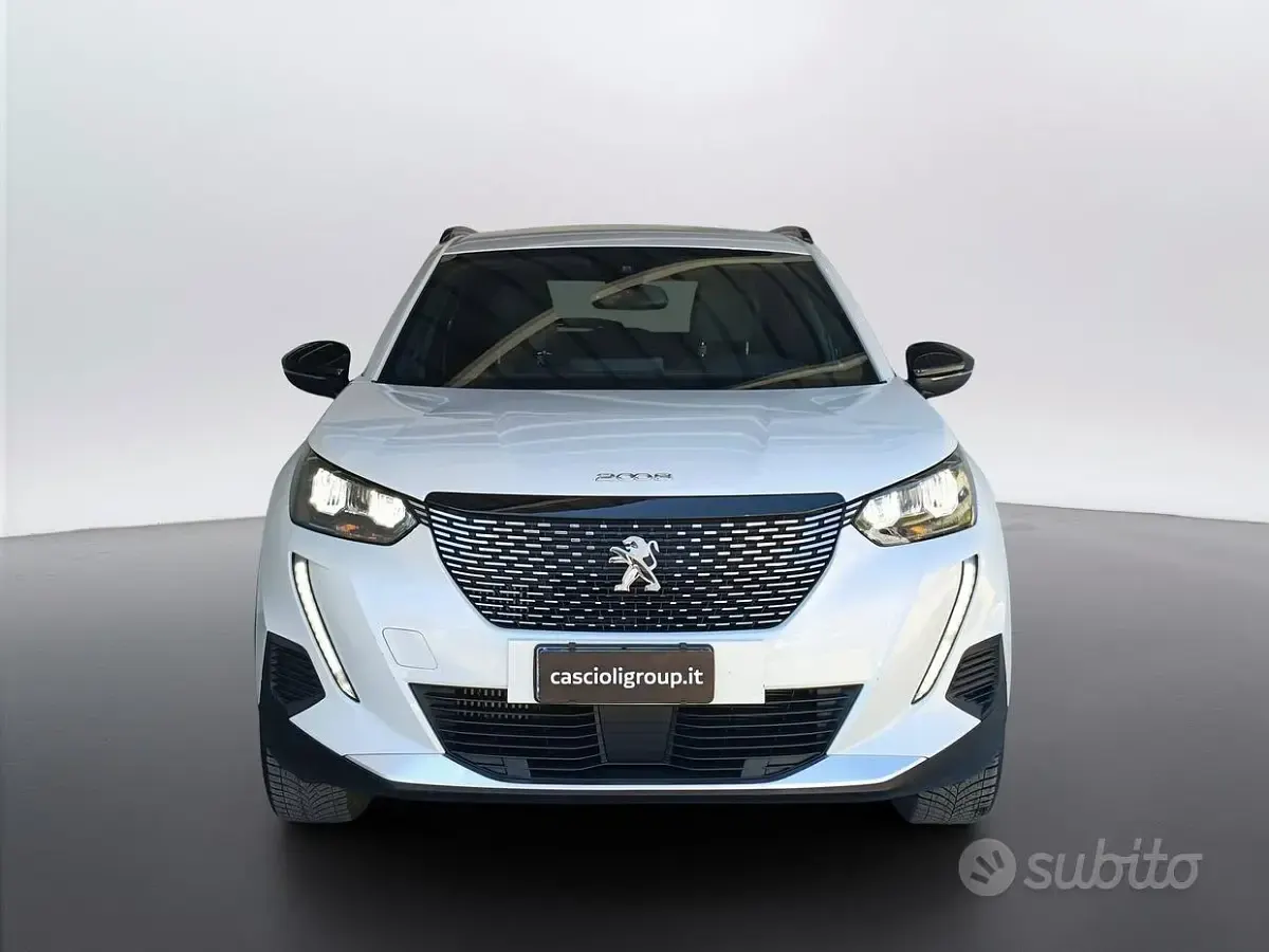 Usata Peugeot 2008 Allure 131 CV (96 kW) 2023 Bianco SUV