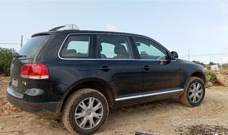 Nero Usata 2006 VW Touareg R SUV | 2000 € (Super prezzo) - Immagine 1/2