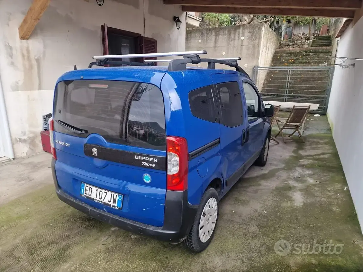 Usata Peugeot Bipper 70 CV (51 kW) 2011 Monovolume