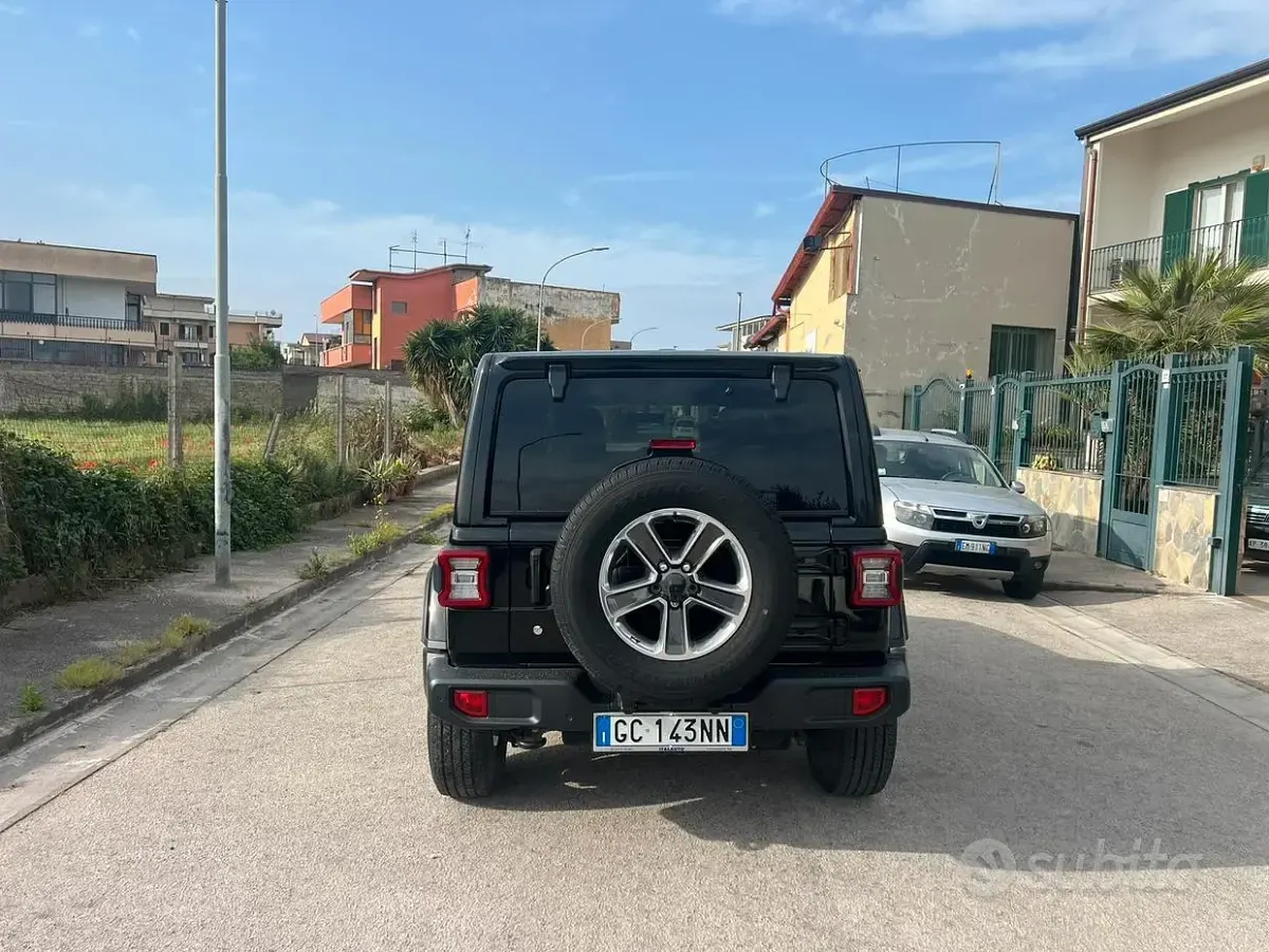 Usata Jeep Wrangler Unlimited Sahara 200 CV (147 kW) 2020 Nero SUV