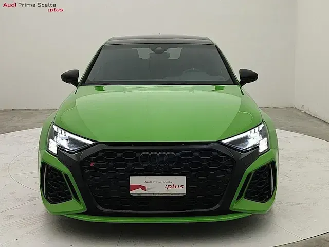 Käytetty Audi RS3 Sportback Ambiente 400 HP (294 kW) 2024 Vihreä Viistoperä