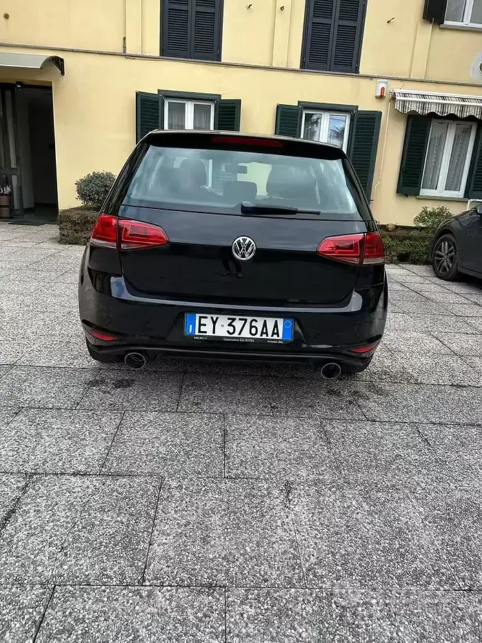 Usata VW Golf VII Highline 105 CV (77 kW) 2015 Berlina