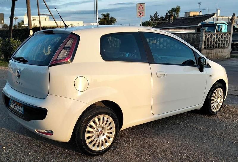 Usata Fiat Punto Evo Dynamic 75 CV (55 kW) 2011 Utilitaria