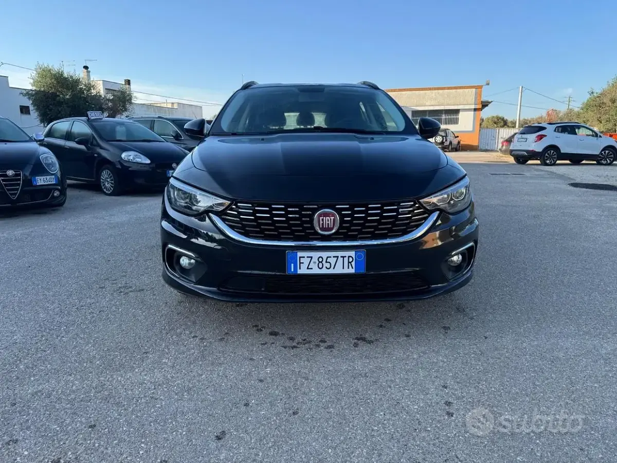 Usata Fiat Tipo Business 120 CV (88 kW) 2020 Nero Station wagon