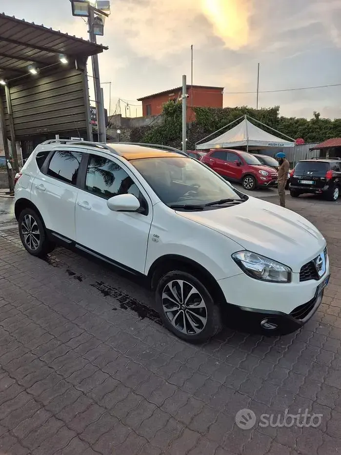 Używany Nissan Qashqai N-TEC 110 KM (80 kW) 2012 Biały SUV