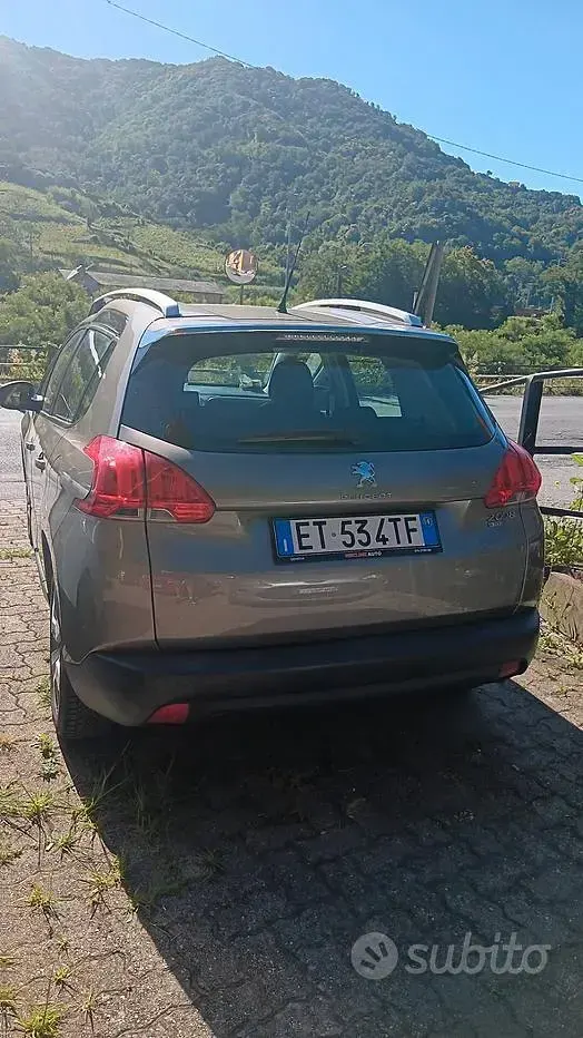 Usata Peugeot 2008 Active 92 CV (67 kW) 2014 Marrone SUV