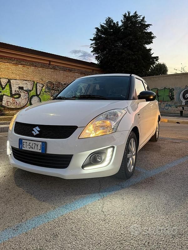 Bianco Usata 2014 Suzuki Swift Due volumi | 5499 € - Immagine 1/4