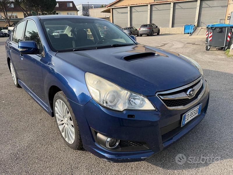 Usata Subaru Legacy 150 CV (110 kW) 2011 Blu Berlina