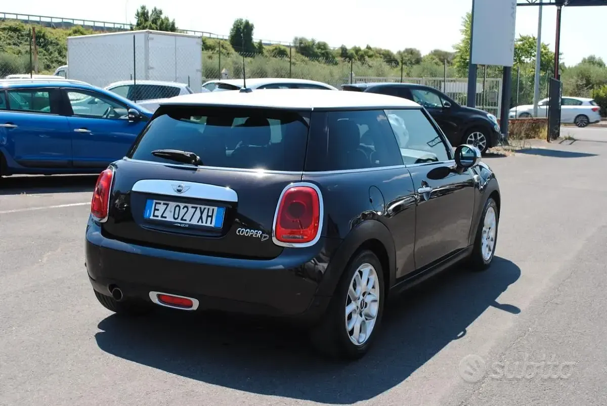 Usata Mini Cooper D 116 CV (85 kW) 2015 Nero Utilitaria