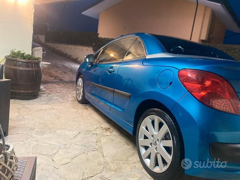 Usata Peugeot 207 CC 109 CV (80 kW) 2007 Blu Cabrio
