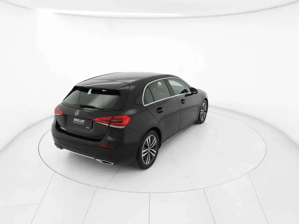 Usata Mercedes A180 116 CV (85 kW) 2020 Nero Berlina