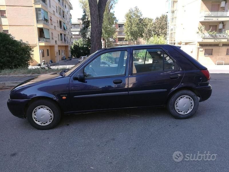 Blu Usata 1997 Ford Fiesta Due volumi | 2500 € (Molto cara) - Immagine 1/4