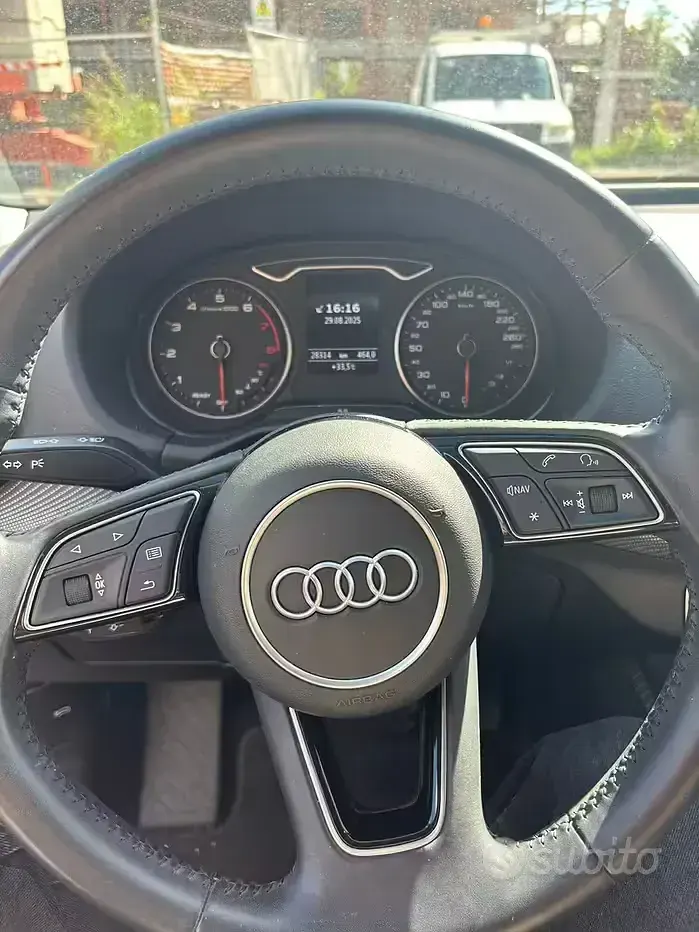Usata Audi Q2 Business 150 CV (110 kW) 2021 Bianco SUV
