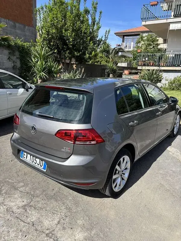 Usata VW Golf VII Highline 105 CV (77 kW) 2014 Grigio Berlina