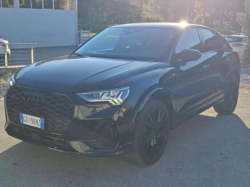 Nero Usata 2021 Audi Q3 S-Line SUV | 38.500 € (Molto cara) - Immagine 1/4