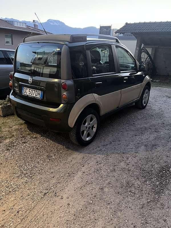 Usado Fiat Panda 4x4 Cross 69 CV (50 kW) 2006 Utilitario