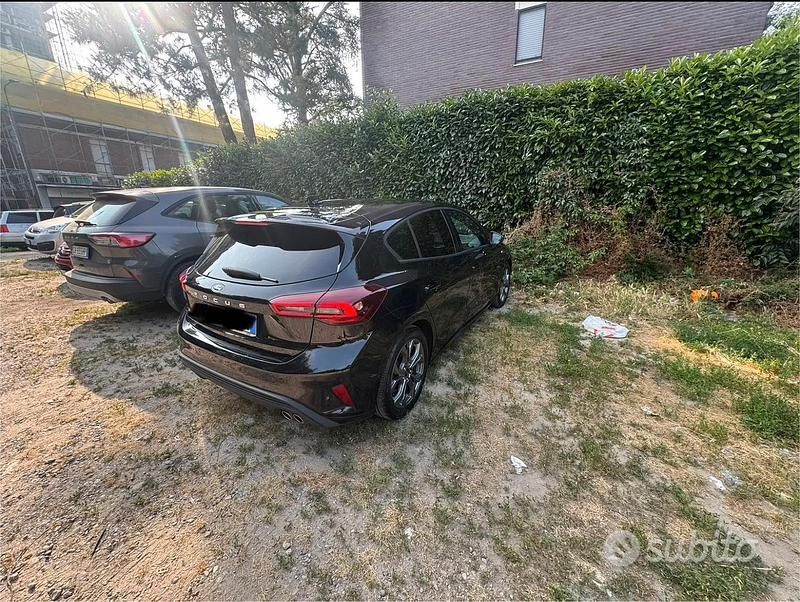 Usata Ford Focus 125 CV (91 kW) 2024 Nero Berlina