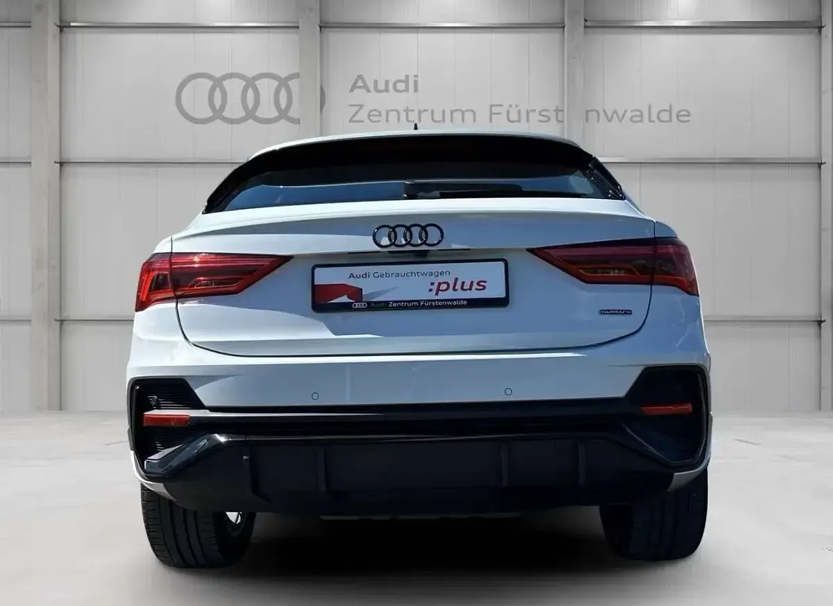 Usata Audi Q3 Sportback S-Line 190 CV (139 kW) 2021 Bianco SUV