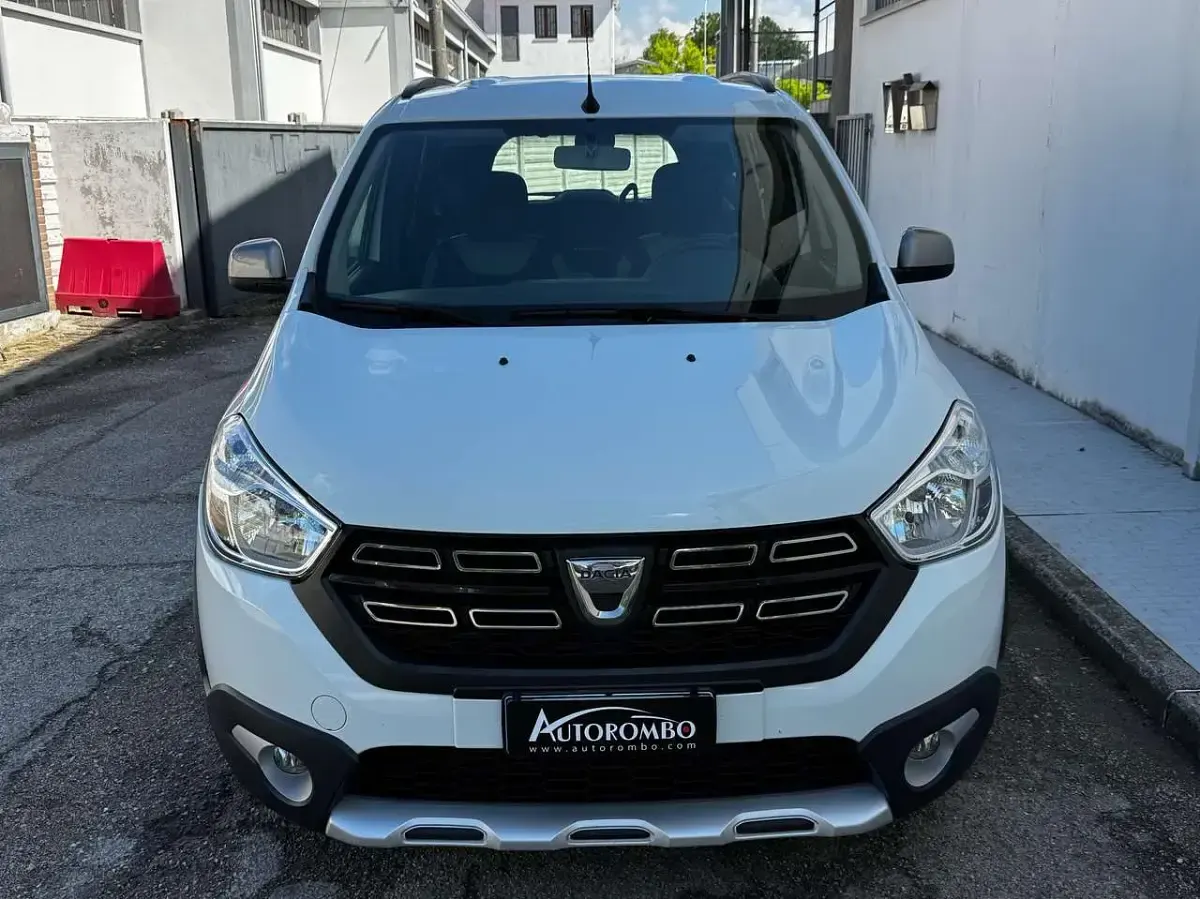 Usata Dacia Lodgy 116 CV (85 kW) 2022 Other Monovolume