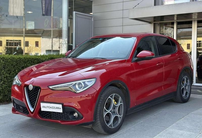 Usata Alfa Romeo Stelvio Tech Edition 160 CV (117 kW) 2019 Rosso SUV