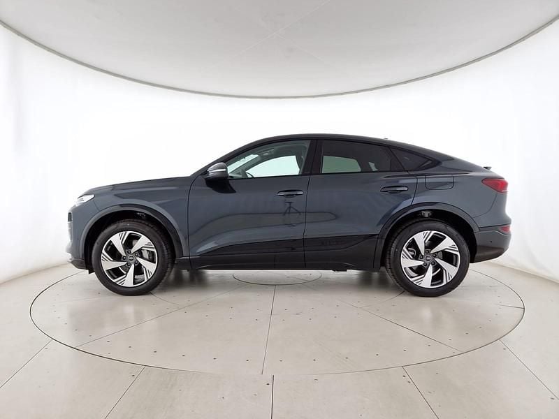 Nuova Audi Q6 Sportback e-tron Advanced Plus 100 kW (136 CV) 2025 Grigio manhattan metallizzato SUV