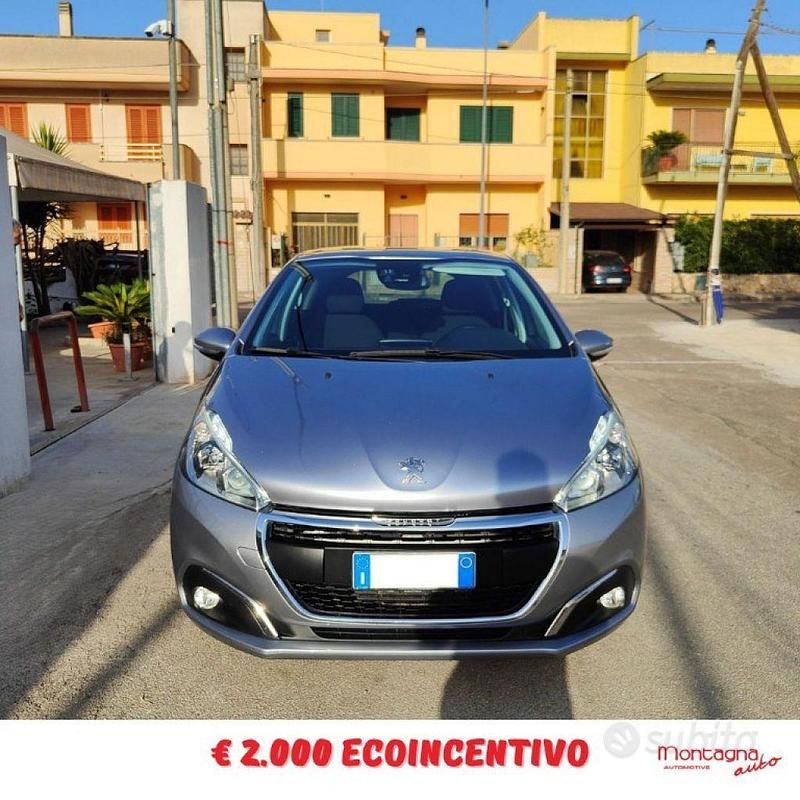 Argento(met.) Usata 2019 Peugeot 208 Signature Sky Due volumi | 9500 € (Buon prezzo) - Immagine 1/4