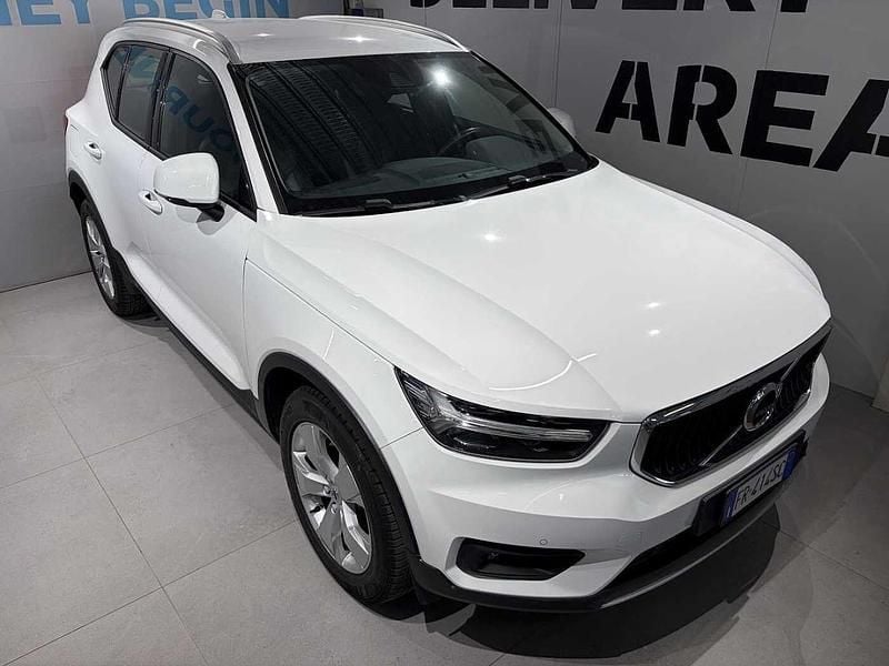 Usata Volvo XC40 Momentum 190 CV (139 kW) 2018 Bianco SUV