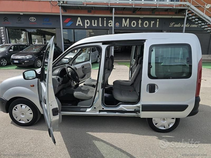 Usata Renault Kangoo 75 CV (55 kW) 2002 Grigio Monovolume