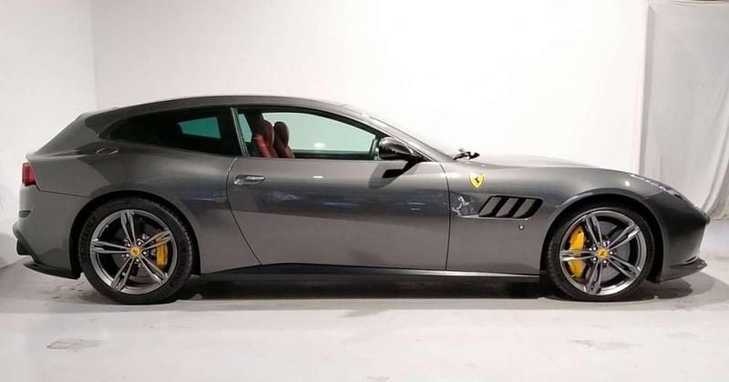 Usata Ferrari GTC4Lusso 689 CV (506 kW) 2017 Grigio Station wagon