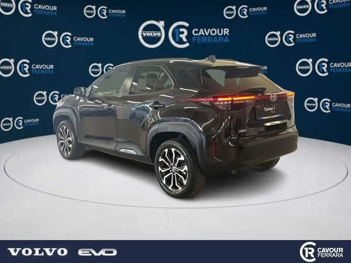 Usata Toyota Yaris Cross Comfort 116 CV (85 kW) 2023 Nero SUV