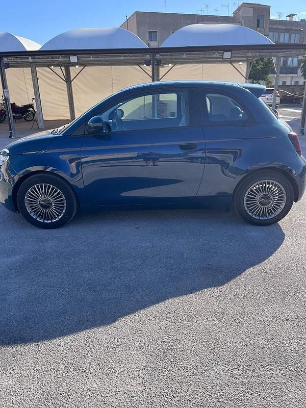 Usata Fiat 500e 42 kW (58 CV) 2022 Blu Berlina