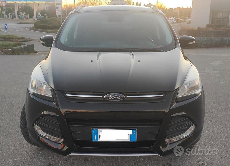 Usata Ford Kuga S 120 CV (88 kW) 2016 Nero SUV