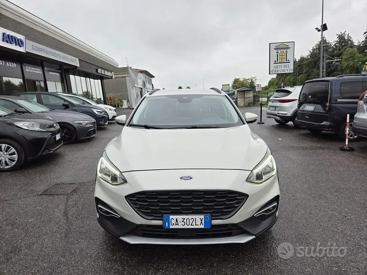 Usata Ford Focus Active 125 CV (91 kW) 2020 Bianco Berlina