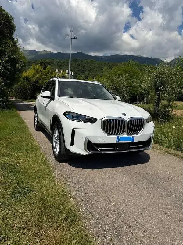 Usata BMW X5 313 CV (230 kW) 2023 Bianco SUV