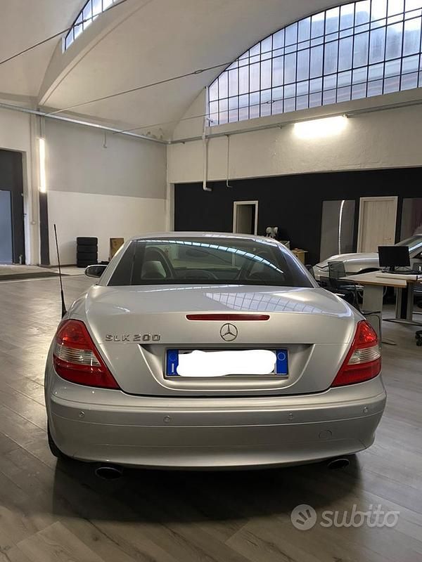 Usata Mercedes SLK200 163 CV (119 kW) 2005 Grigio Cabrio