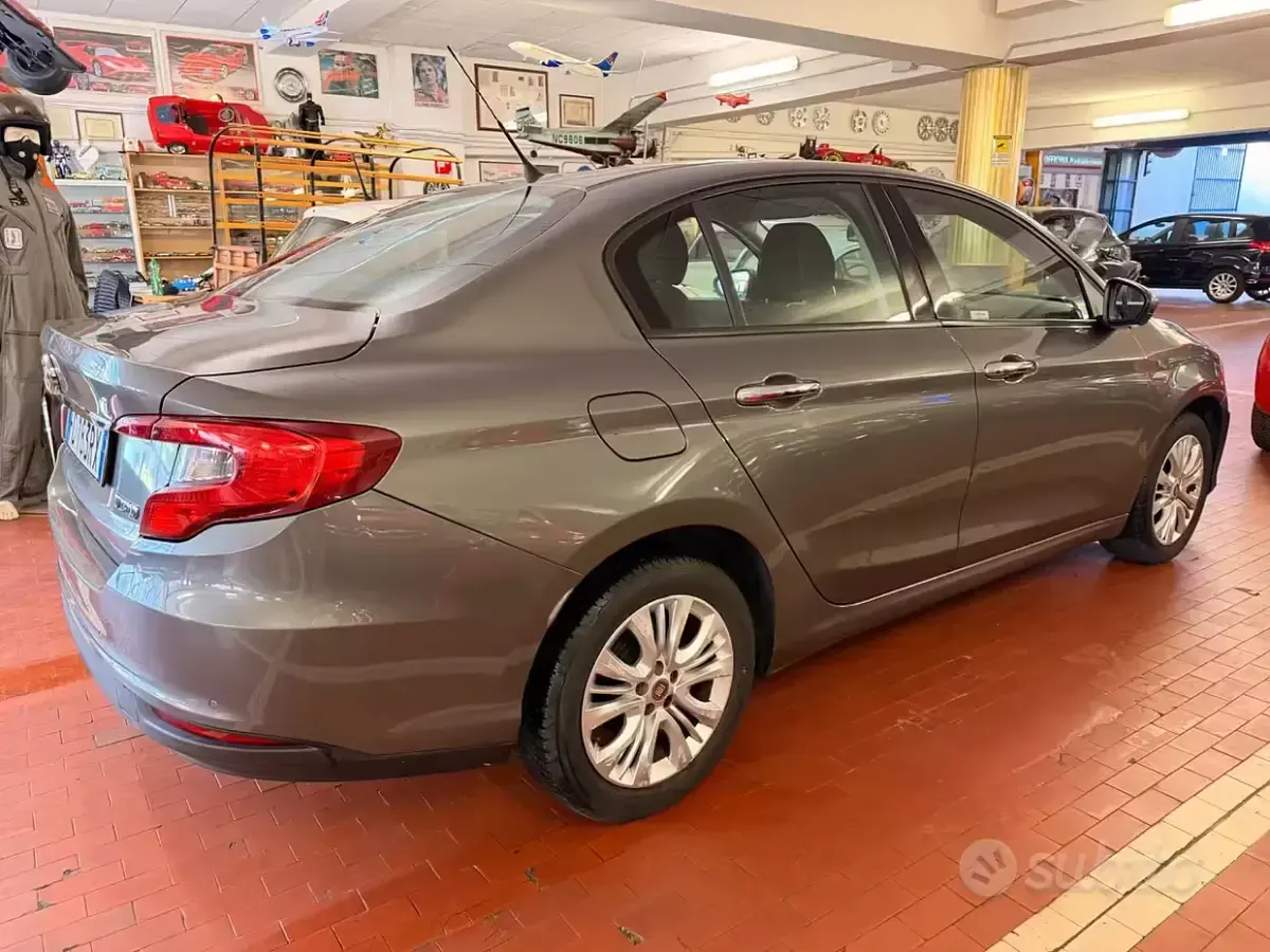 Usata Fiat Tipo Opening Edition 95 CV (69 kW) 2016 Grigio Berlina
