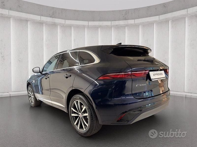 Usata Jaguar F-Pace R-Dynamic 250 CV (183 kW) 2022 Blu metallizzato SUV