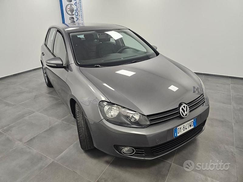 Usata VW Golf VI Comfortline 102 CV (75 kW) 2009 Grigio Utilitaria